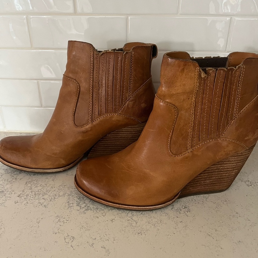 Kork Ease Wedge bootie size 7